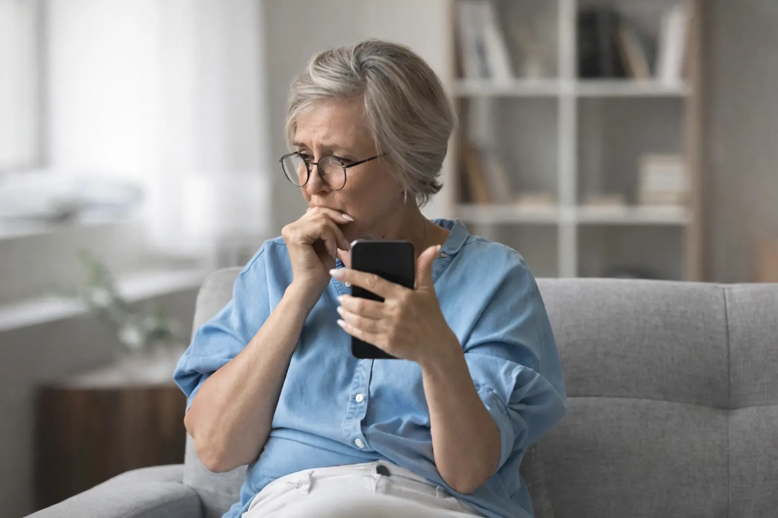 perché gli anziani non sentono il telefono esempio reale in casa